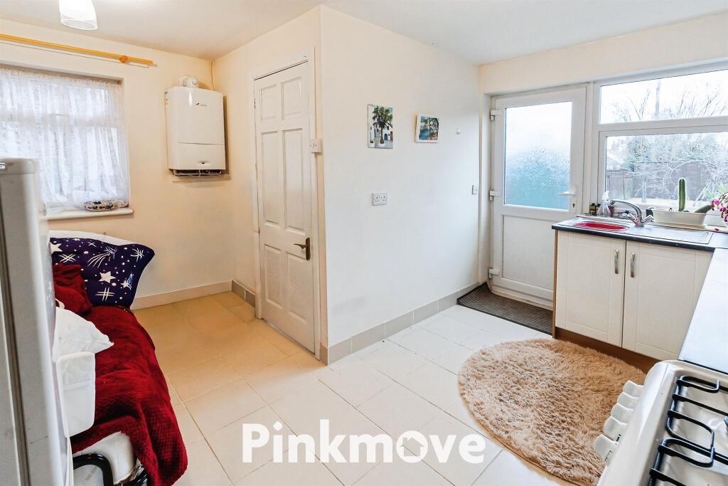 House in Newport, Beechwood - More