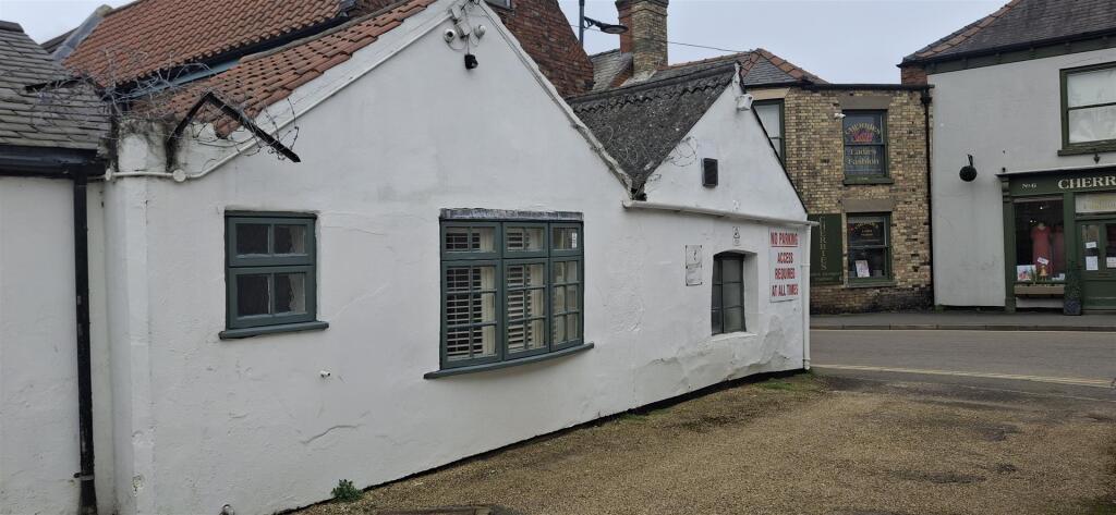 Main image of property: Pen Street, Boston