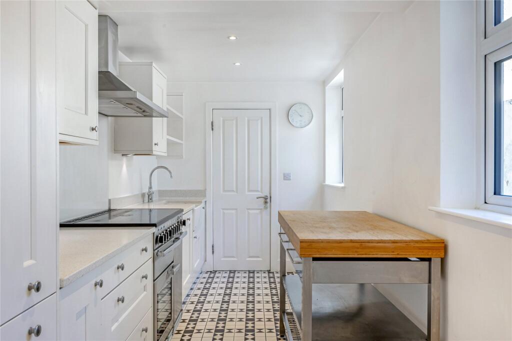House in Twickenham - View 5