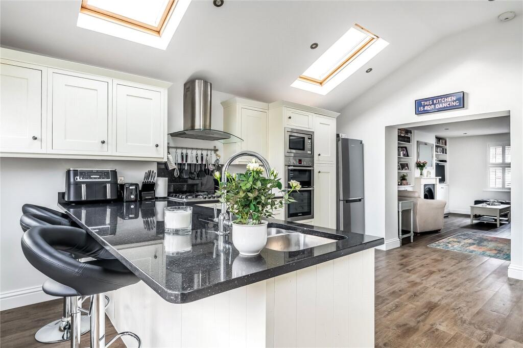 House in Reigate, South Park - View 2
