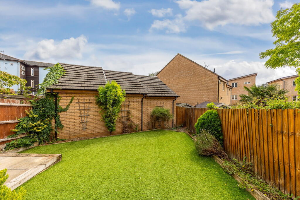 House in Milton Keynes, Ashland, Simpson and Ashland - View 3