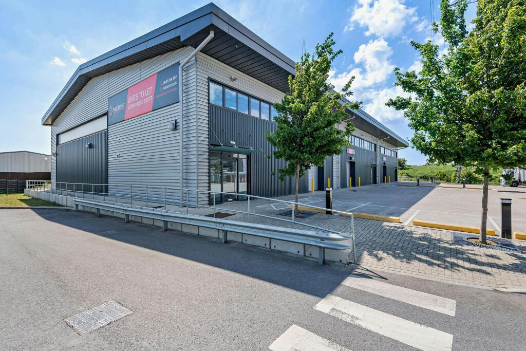 8646665exterior30800.jpg