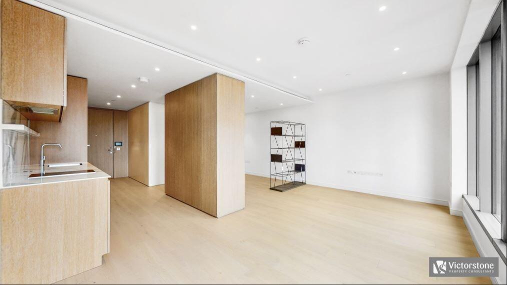 Studio flat on Park Drive, London , E14, £500,000