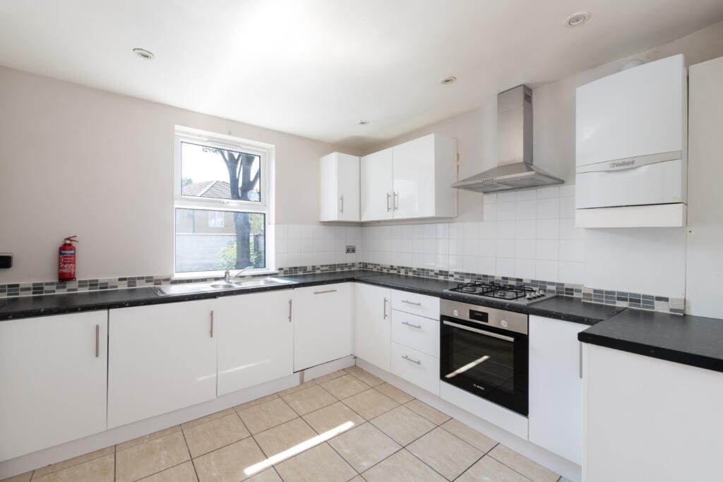 House in London, Cann Hall, Leytonstone - View 4
