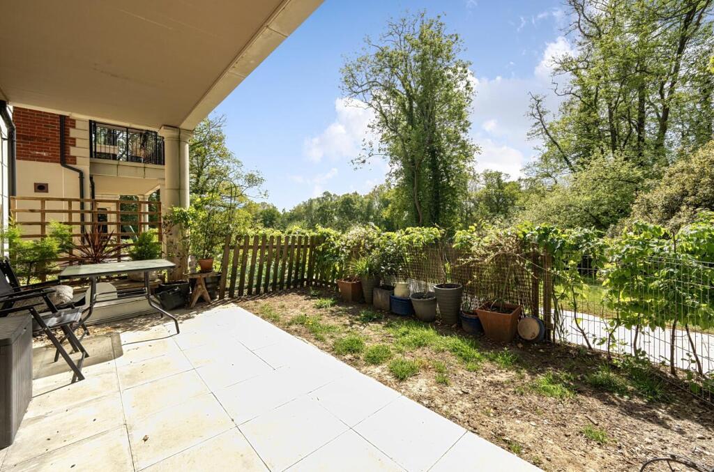 Apartment in Southampton - View 5