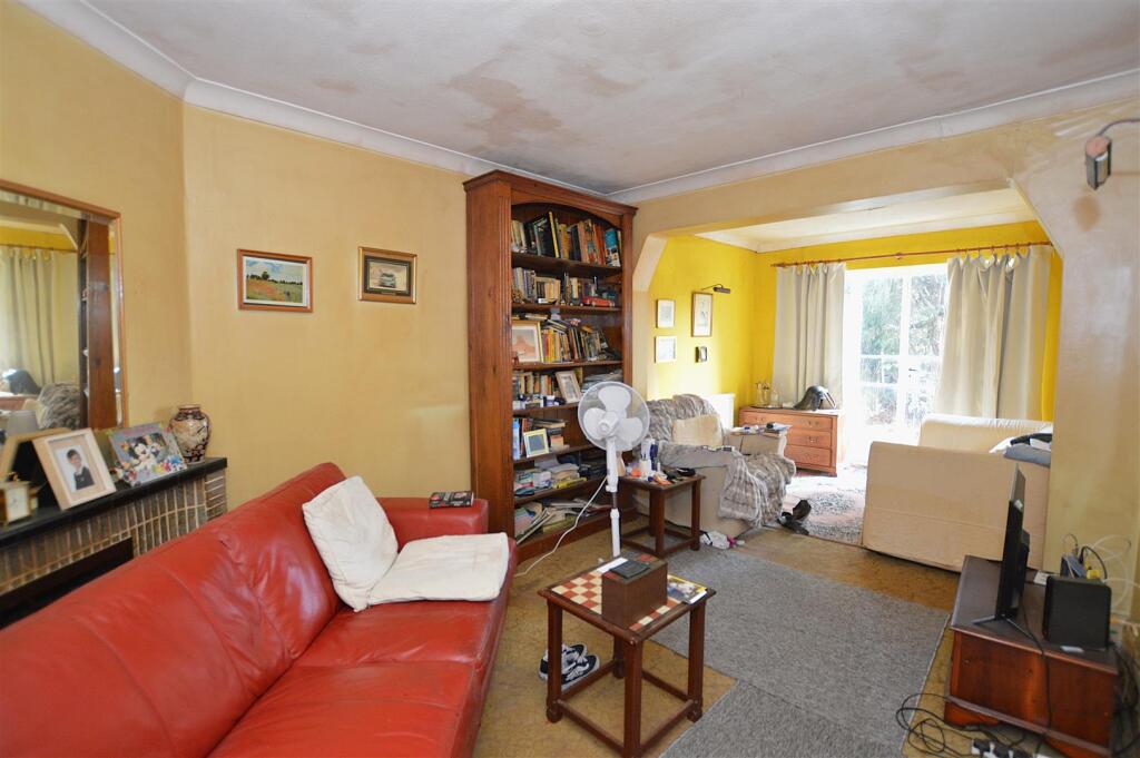 House in London, Whitton - View 2