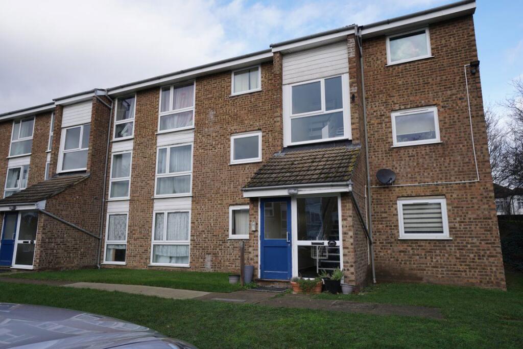 Main image of property: 92 Dellow Close, Newbury Park