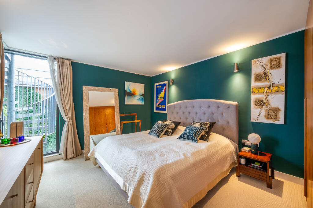 Apartment in London - More