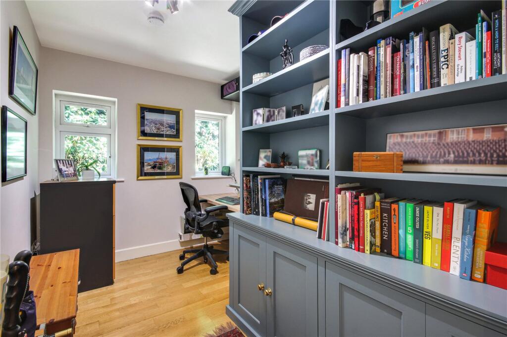 House in Wealden, Boarshead, Rotherfield - More