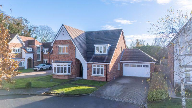 4-bed detached on 4 Three Crowns Close, £900,000
