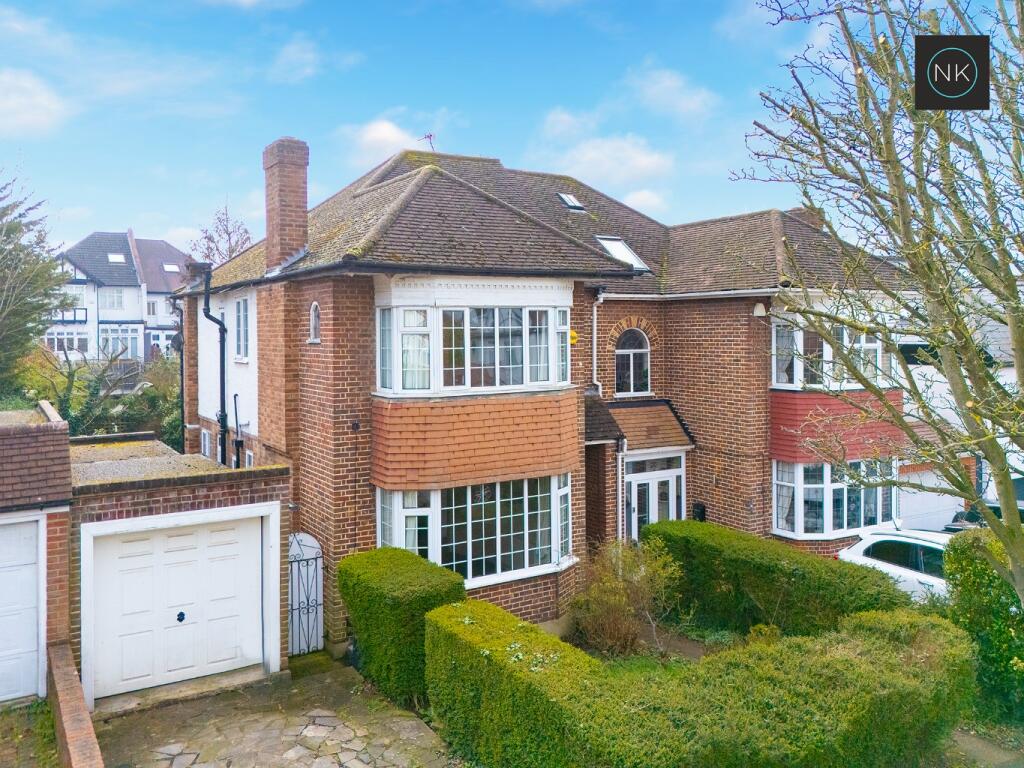 Main image of property: Chiltern Way, Woodford Green, Essex, IG8 0RQ
