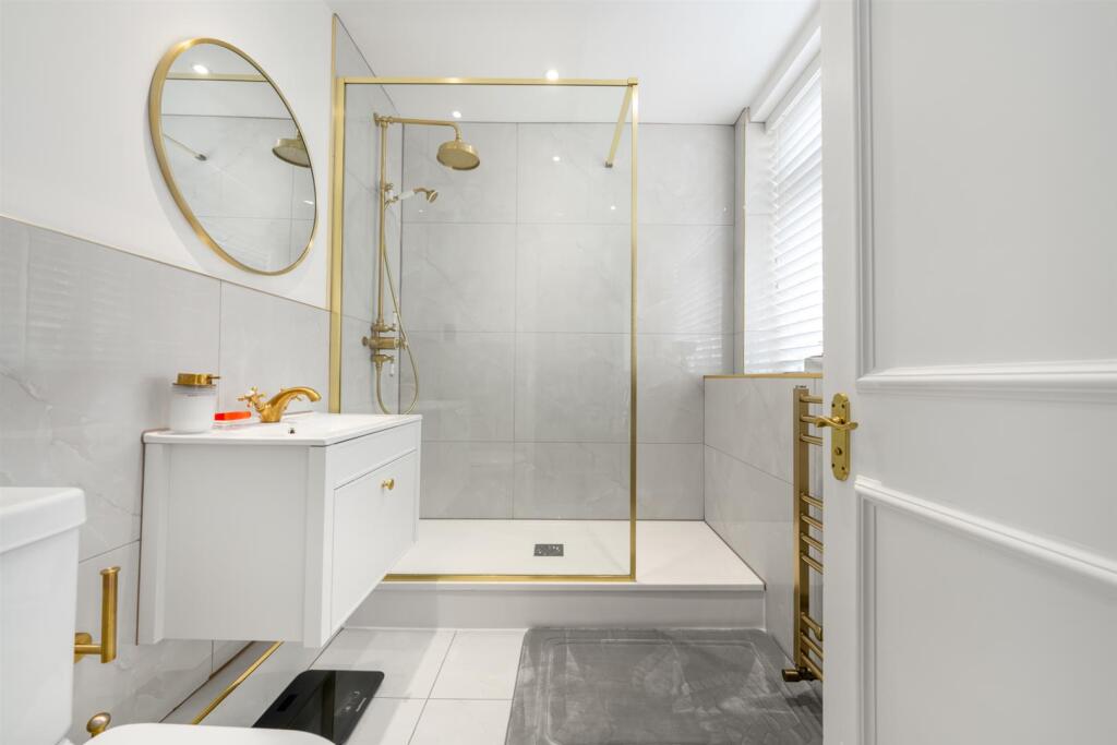 Apartment in London - More