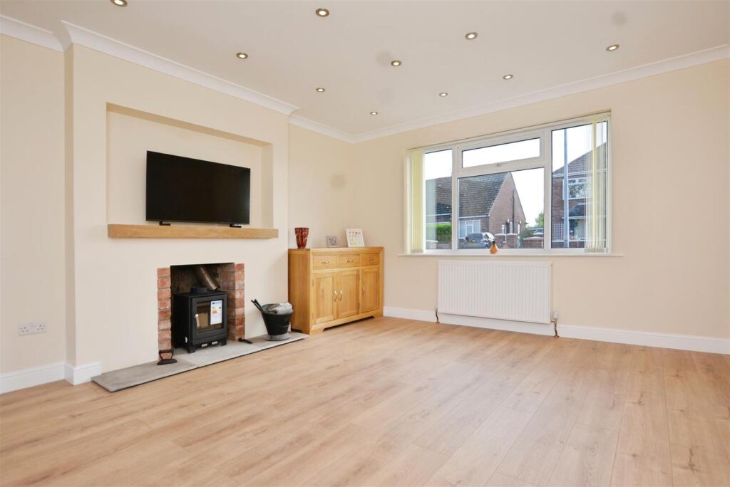 House in Messingham, North Lincolnshire - More