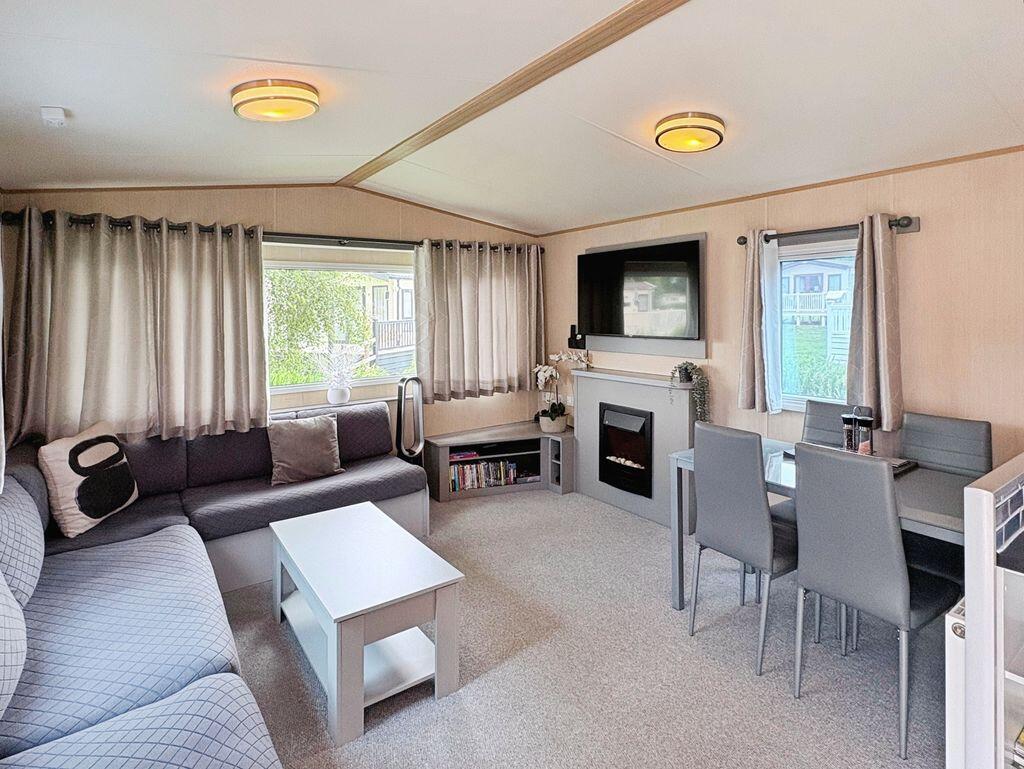 Main image of property: Mallard Lake, Cotswold Hoburne, Cotswold Lakes
