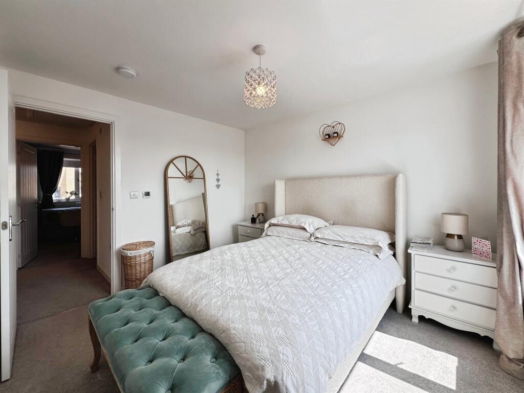 House in Malvern Hills, Malvern - More