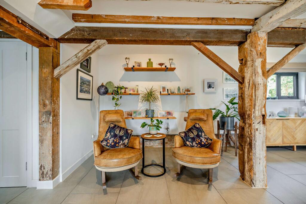 House in Maldon - More