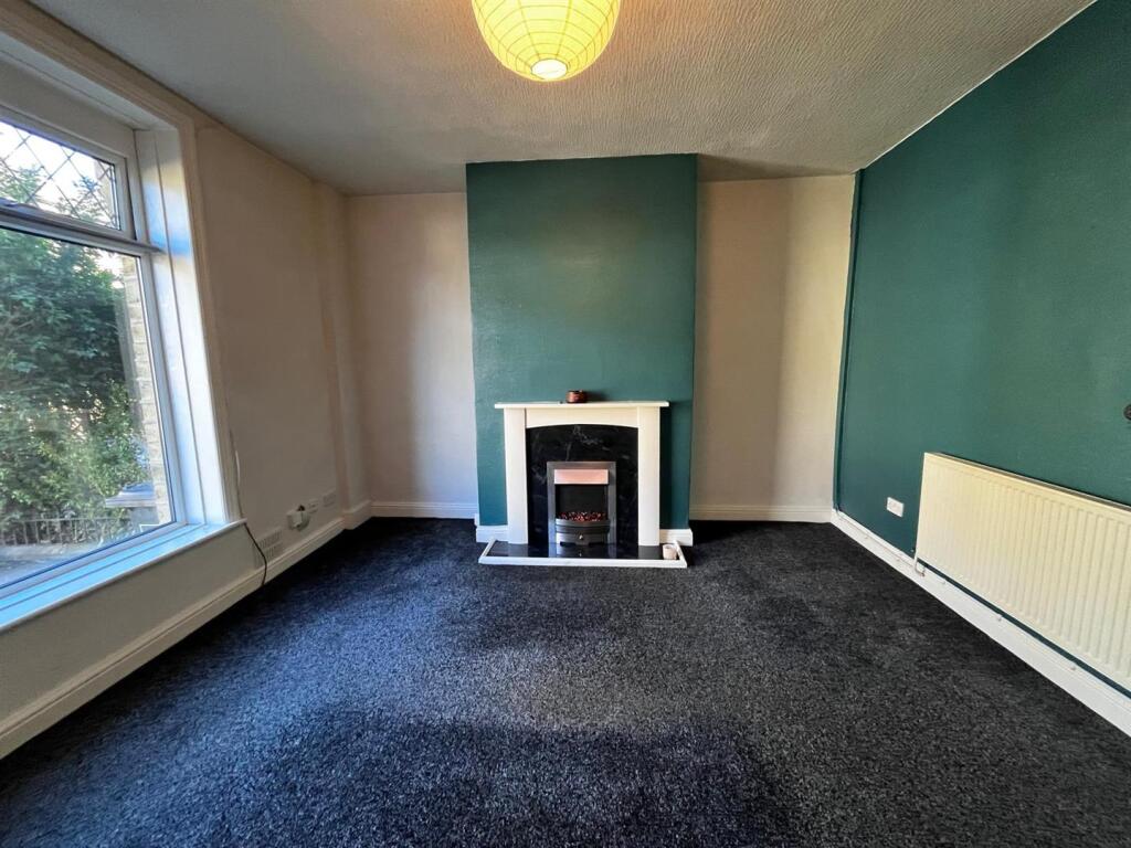 House in Huddersfield - View 4