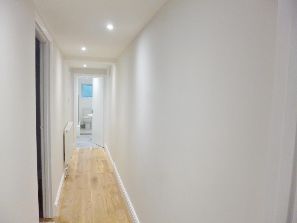 Apartment in Watford - View 5