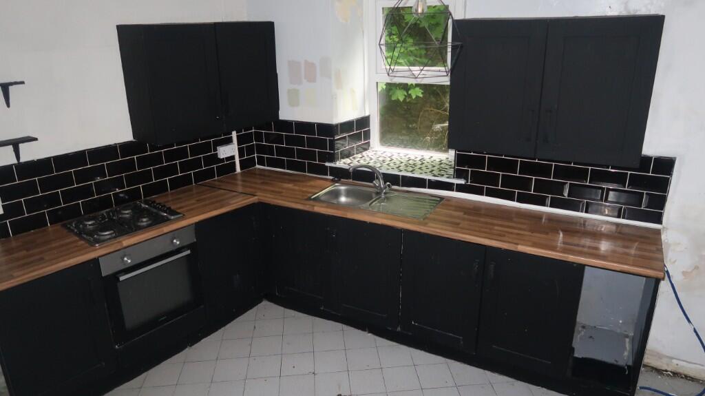 The Square, Pengam, NP12 photo 5