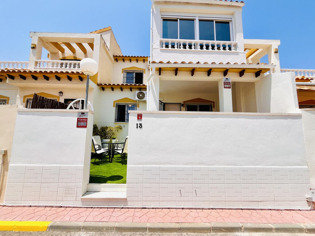 Main image of property: Valencia, Alicante, Playa Flamenca