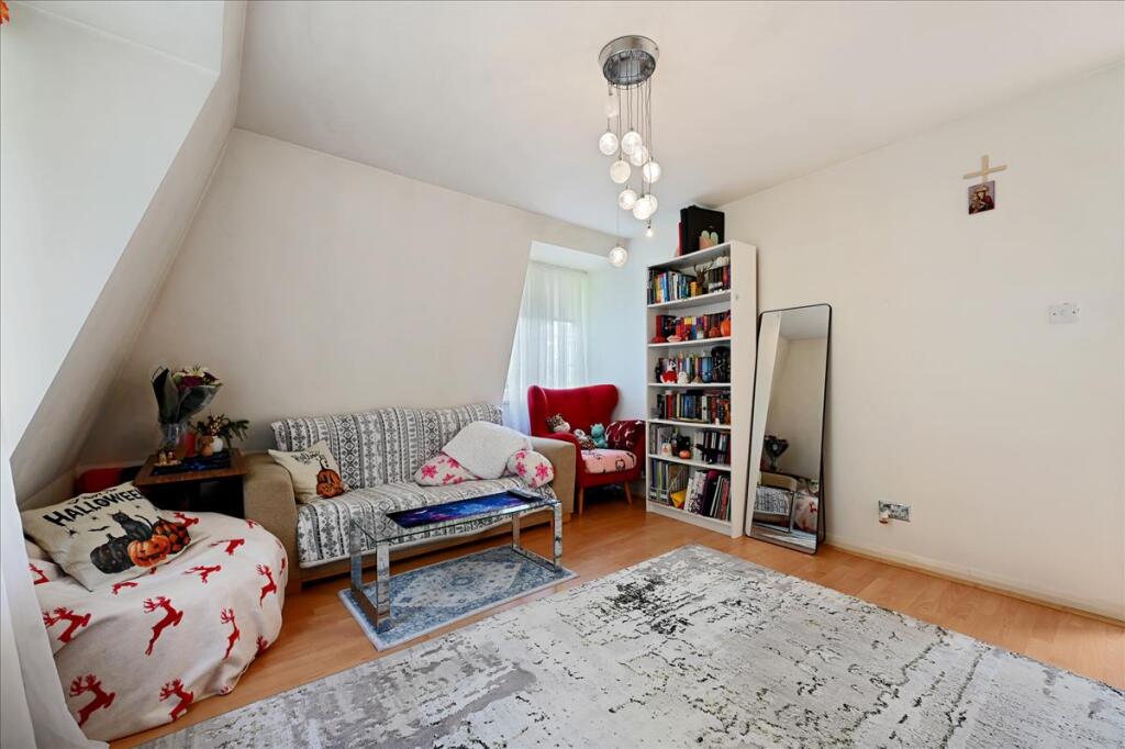 Apartment in Harrow - View 3
