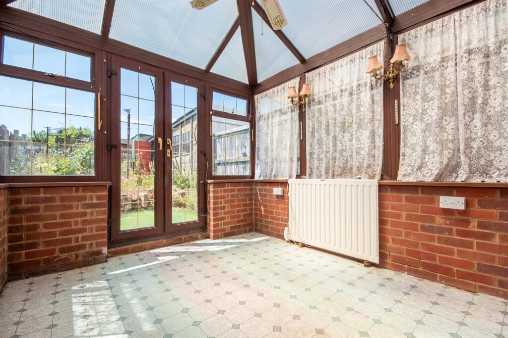 Alexandra Road, Desborough, Kettering - View 4