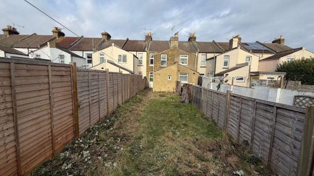 House in Gillingham, Medway - More