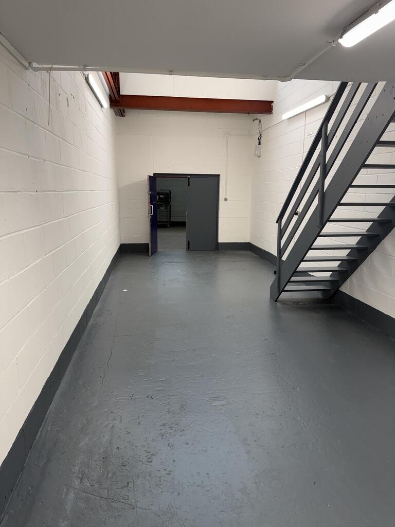 51A50A86-93D0-486A-8494-82A8DCF0A632_1_105_c