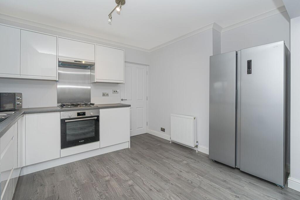 House in Kirkcaldy - More