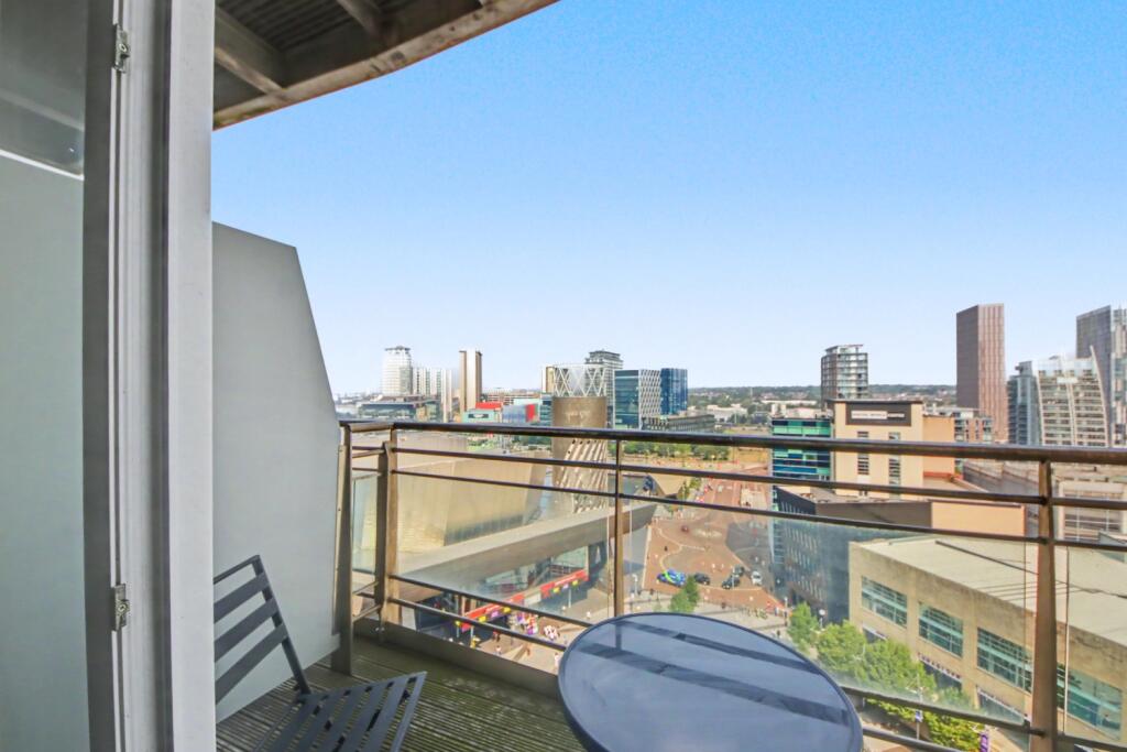 Apartment in Salford, Greater Manchester - More
