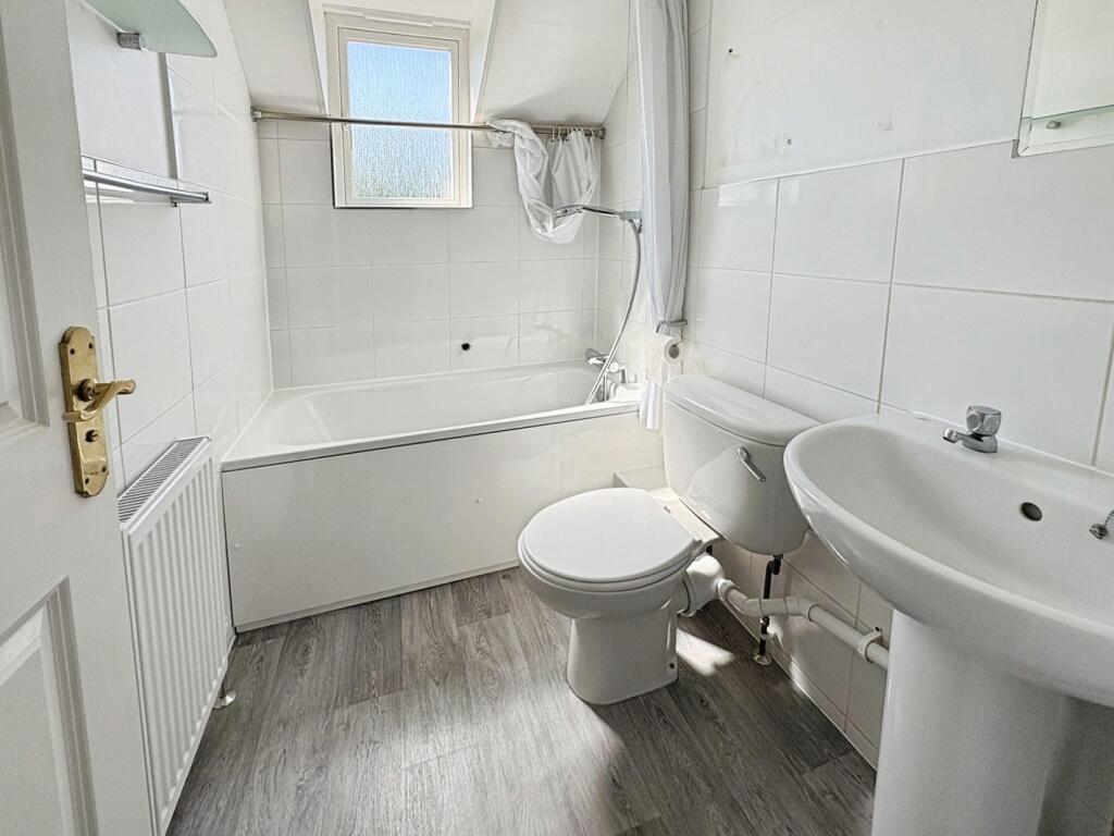 House in Guildford, Ash Green, Ash - View 5