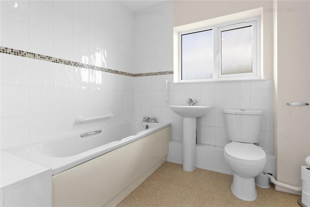 Apartment in Wealden, Uckfield - More