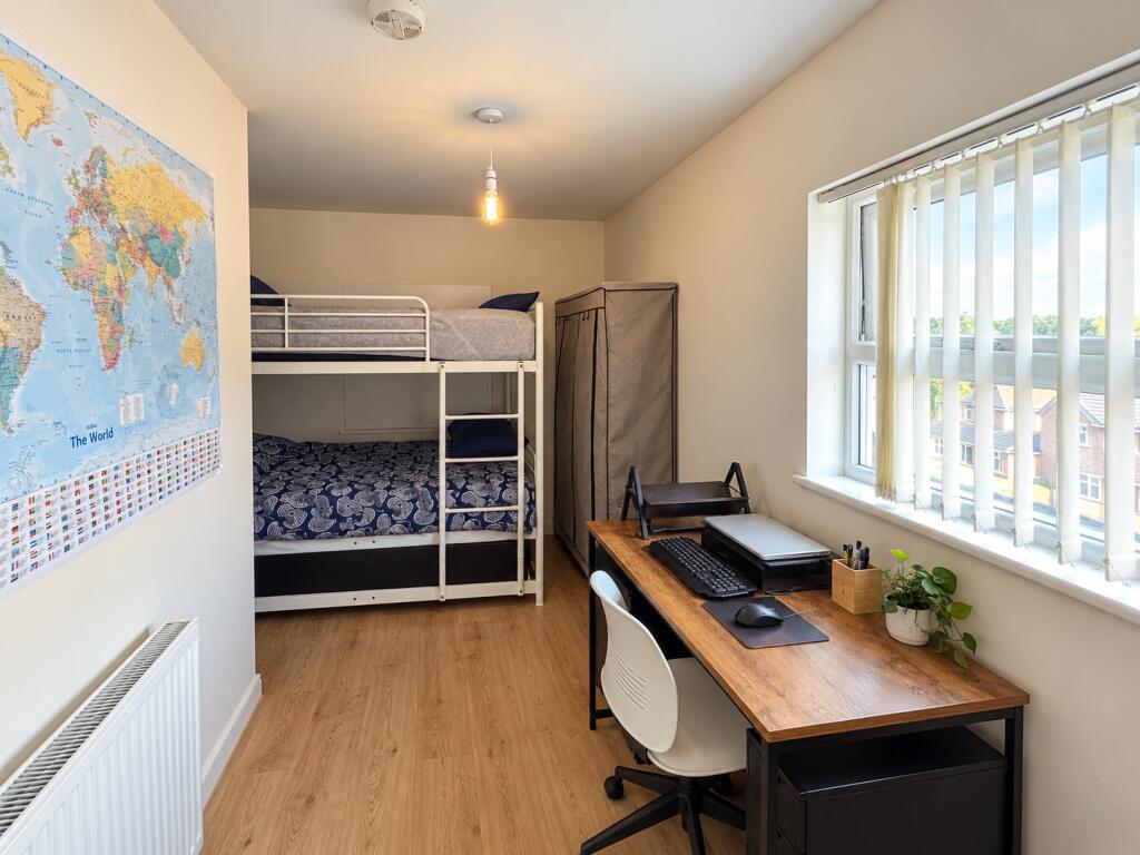 House in Milton Keynes, Bedford - View 3