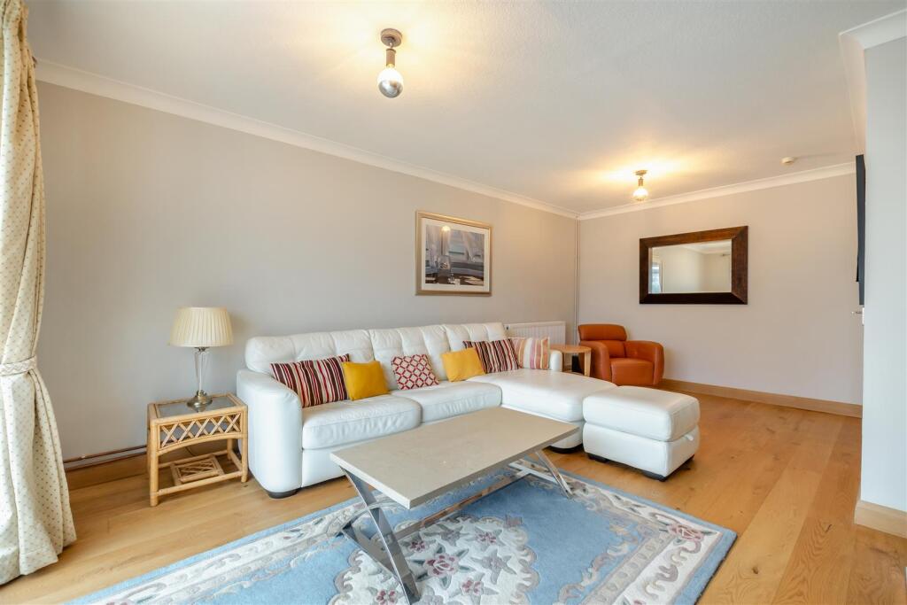 House in Maidstone, Loose - View 3
