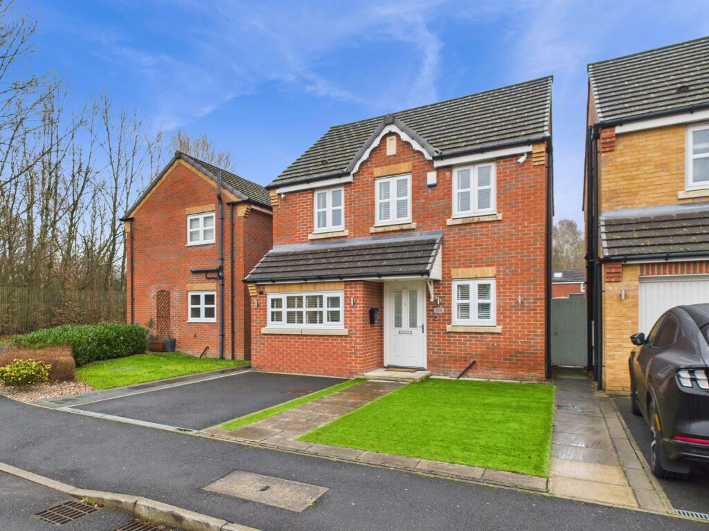 Main image of property: Thorncroft Avenue, Tyldesley, M29
