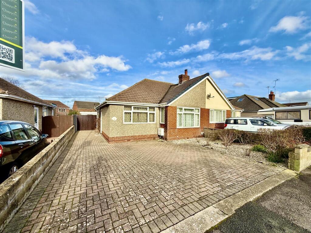 2-bed semi-detached on Berkeley Road, Wroughton, Swindon, £270,000