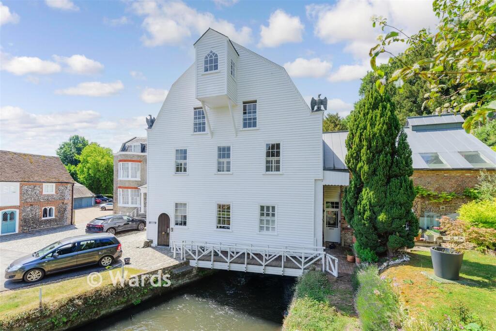 Main image of property: High Street, Farningham, Dartford, Kent
