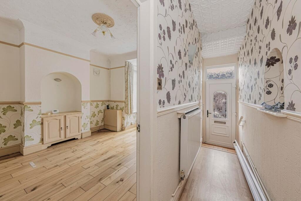 House in Stoke-on-Trent, Smallthorne - View 2