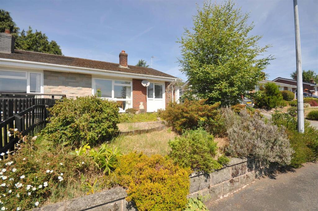 Hazelmere Close, Rhayader photo 3