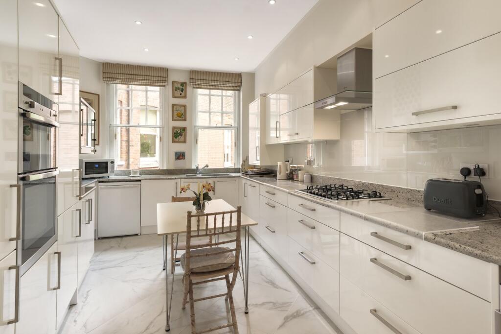 Apartment in London, Chelsea - View 4
