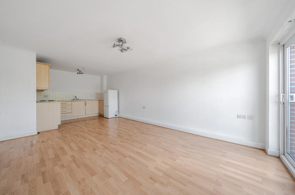 Apartment in Trafford, Greater Manchester - View 5