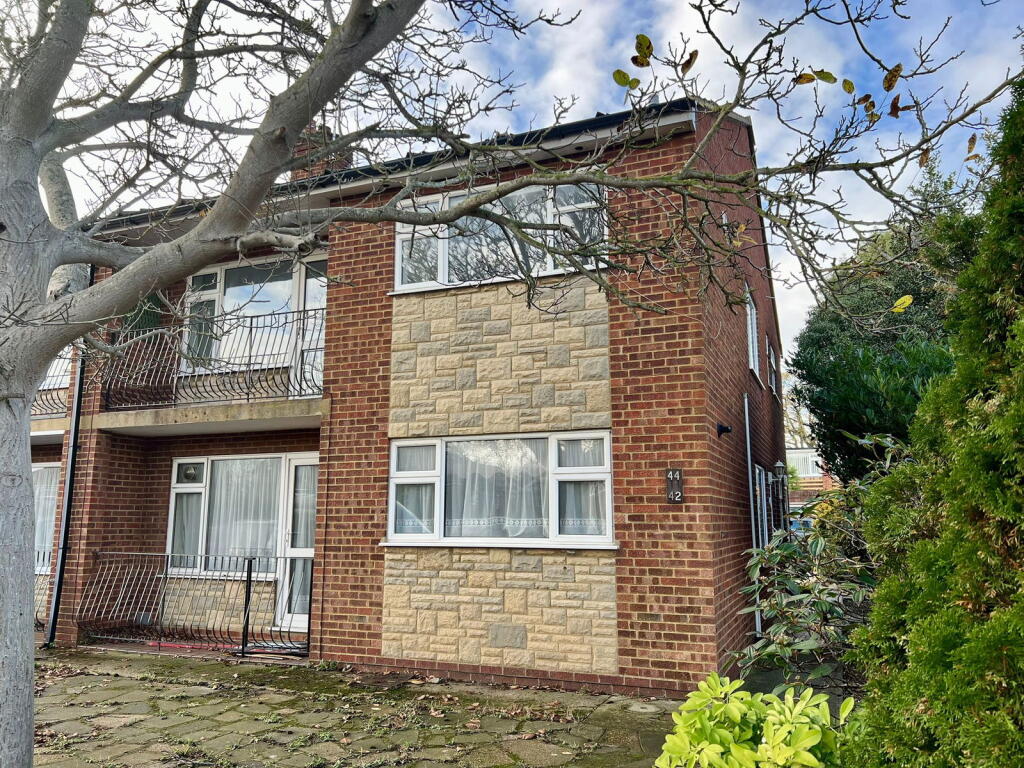 Main image of property: Luton Avenue, Broadstairs, CT10 2DH