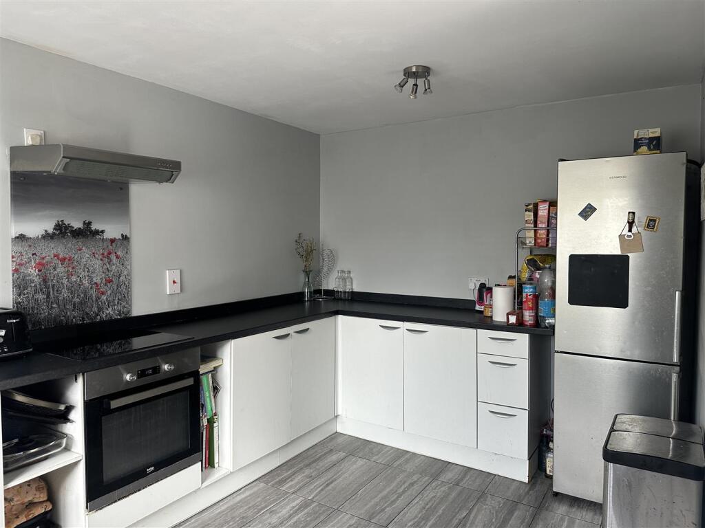 House in Wigston, Wigston Fields, South Wigston - More