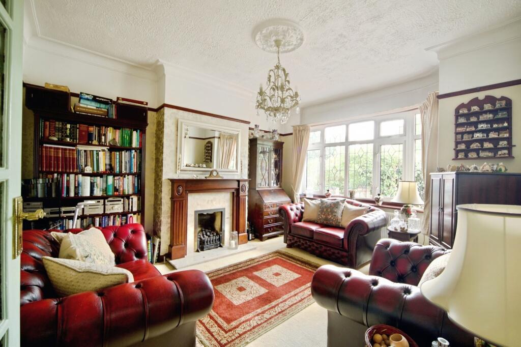 House in London, Collier Row - View 4