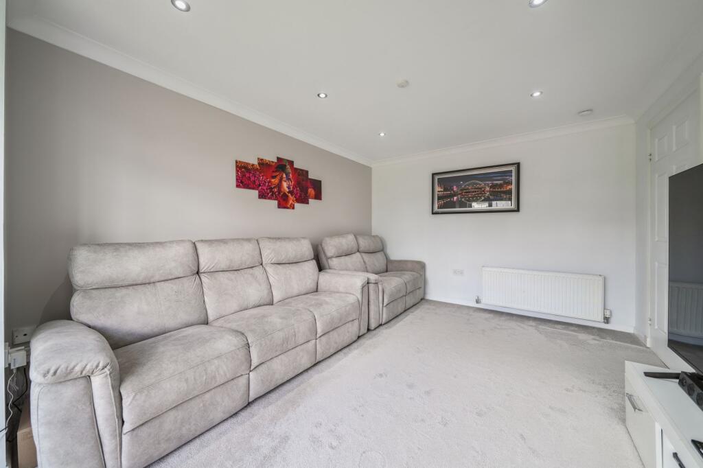 Cochran Avenue, Neilston, G78 photo 3