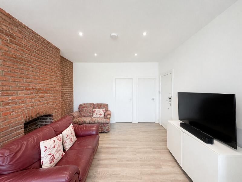Main image of property: 484a Portswood Road, SO17