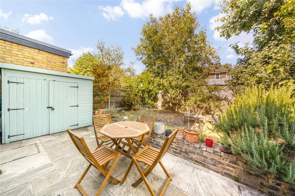 House in London - View 3
