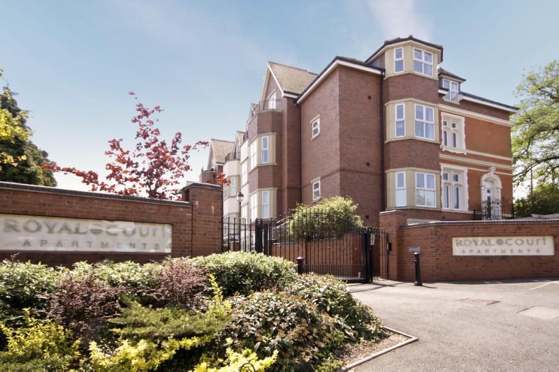 Apartment in Sutton Coldfield, Maney - More