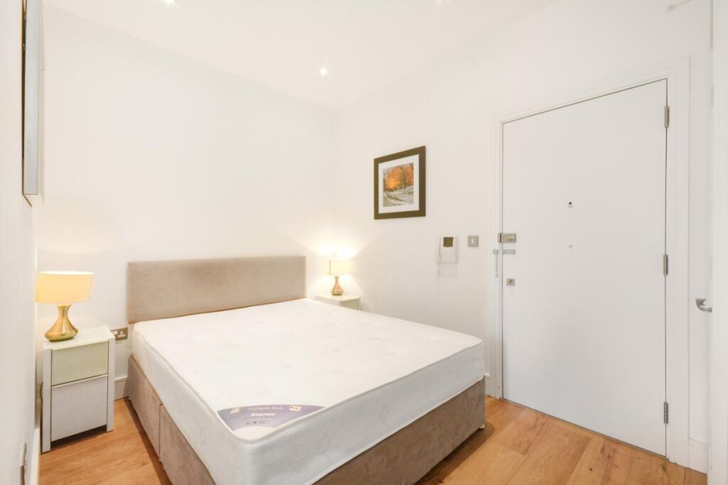 Apartment in London - View 5