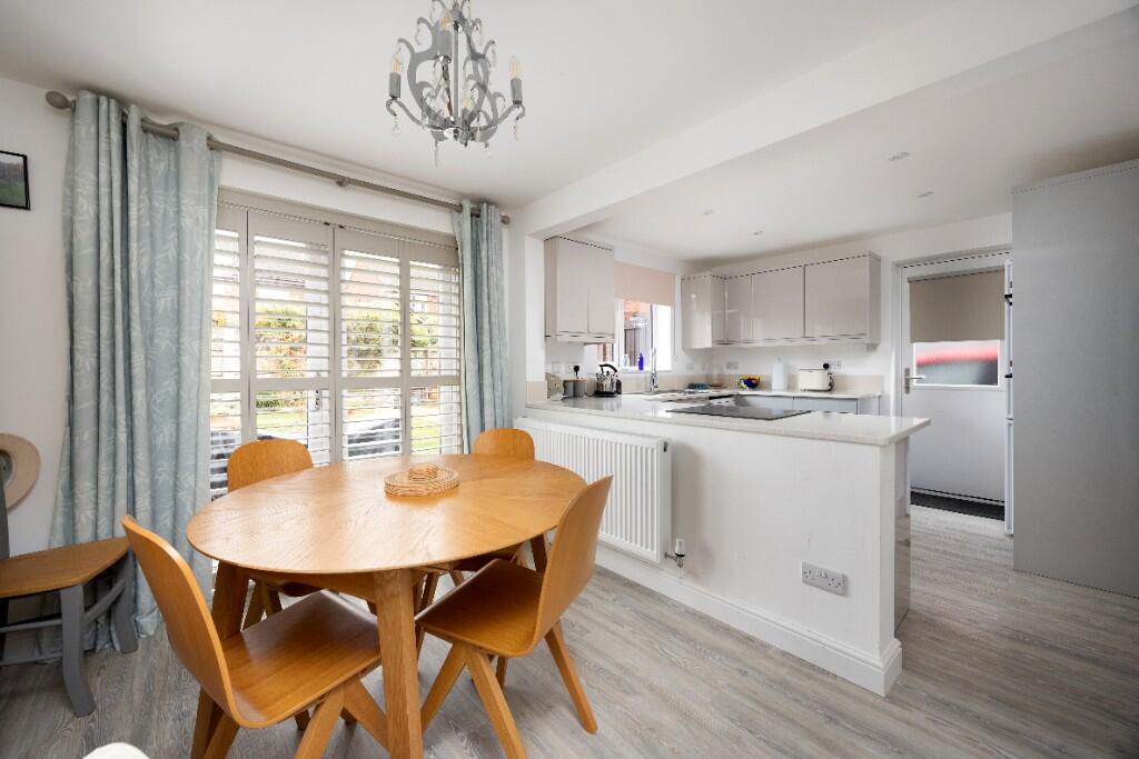 Azalea Drive, Trowbridge - View 4